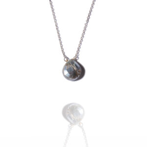 Collana goccia grigia