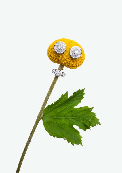 Anello trilogy con brillanti e orecchini con brillanti Anello trilogy con brillanti e orecchini con brillanti per findanzamento ed occasioni importanti